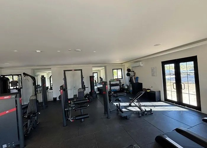 Beautiful At Mavila Gym Pool & *